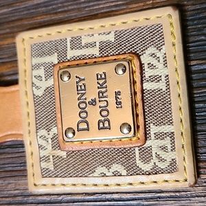 Dooney & Bourke - logo keyfob